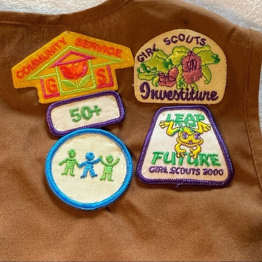 Vintage Girls Scouts USA Brownies Vest Pins Monmouth Council Y2K Brown Large